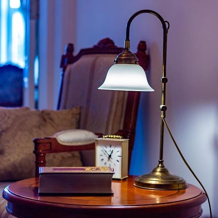 Classic Style Apartment In The Center Of Рига Экстерьер фото